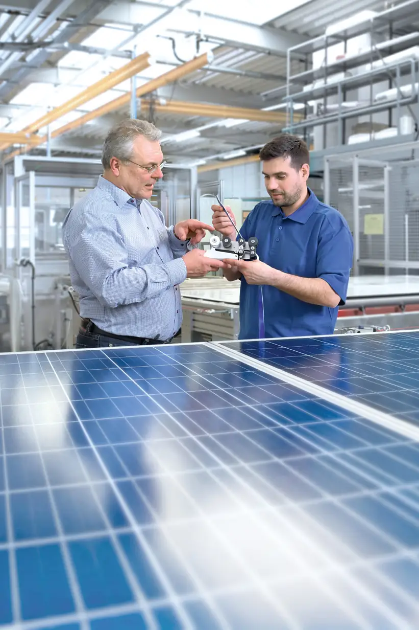 Váš partner se samolepicími páskami pro solární průmysl