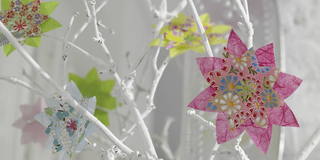 Bunte Blüten Aus Origami Papier Tesa