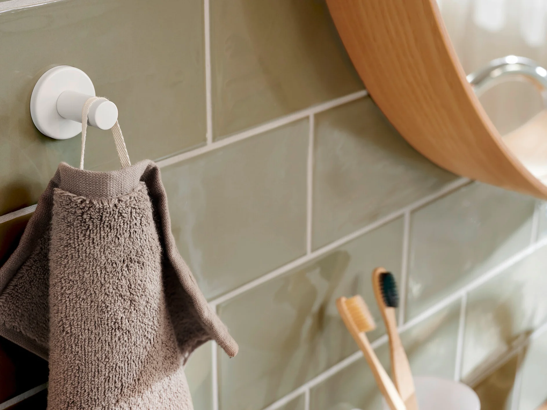 tesa-Moon-White-Towel-Hook-40573_mood