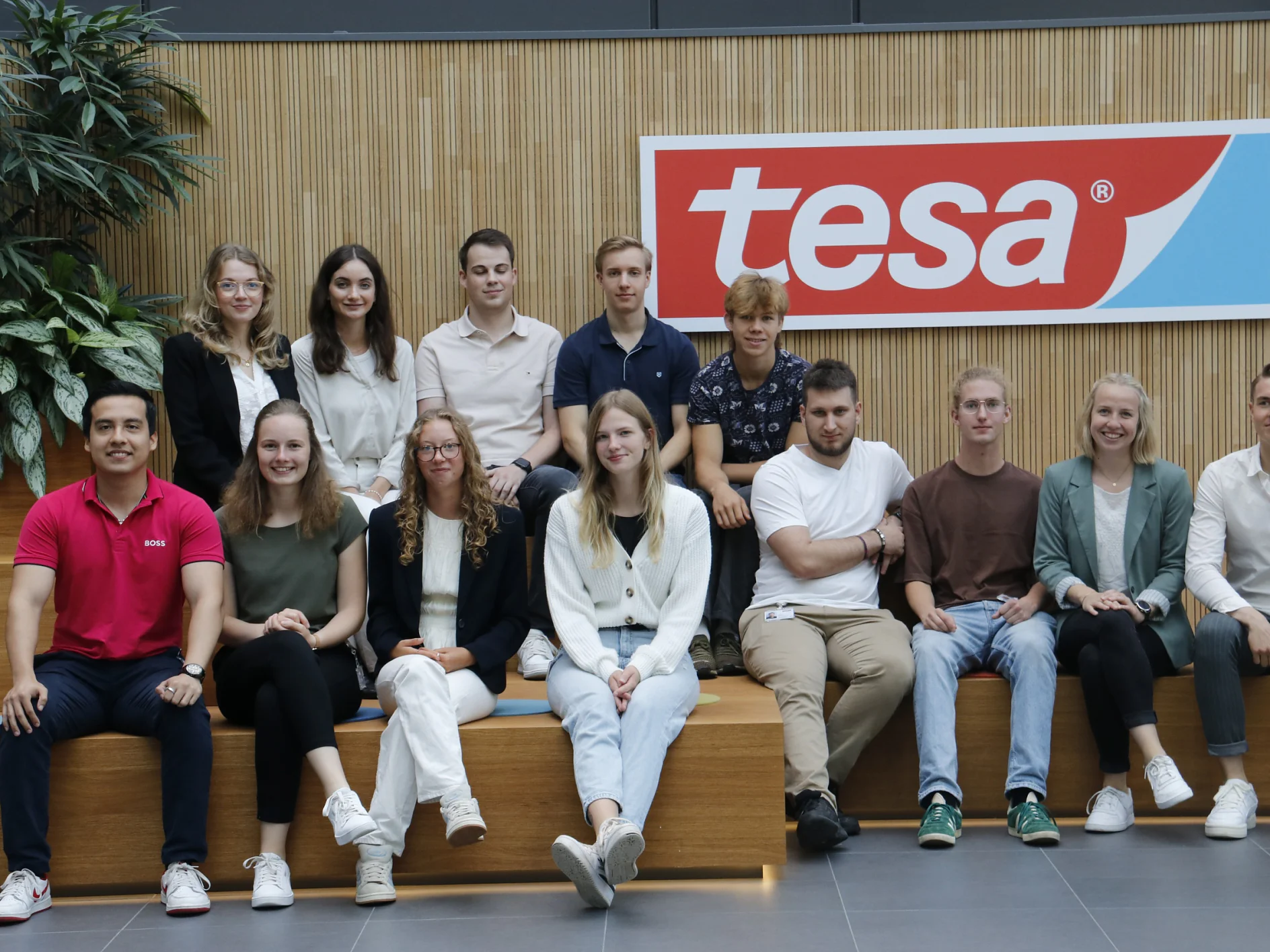 Group picture with the new trainees and dual students in the tesa headquarter.