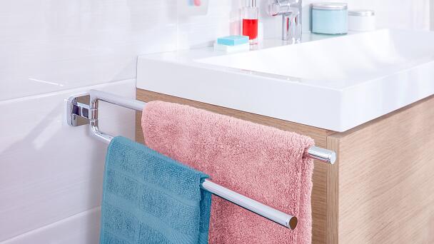 Escalera para toallas de baño en cristal acrílico