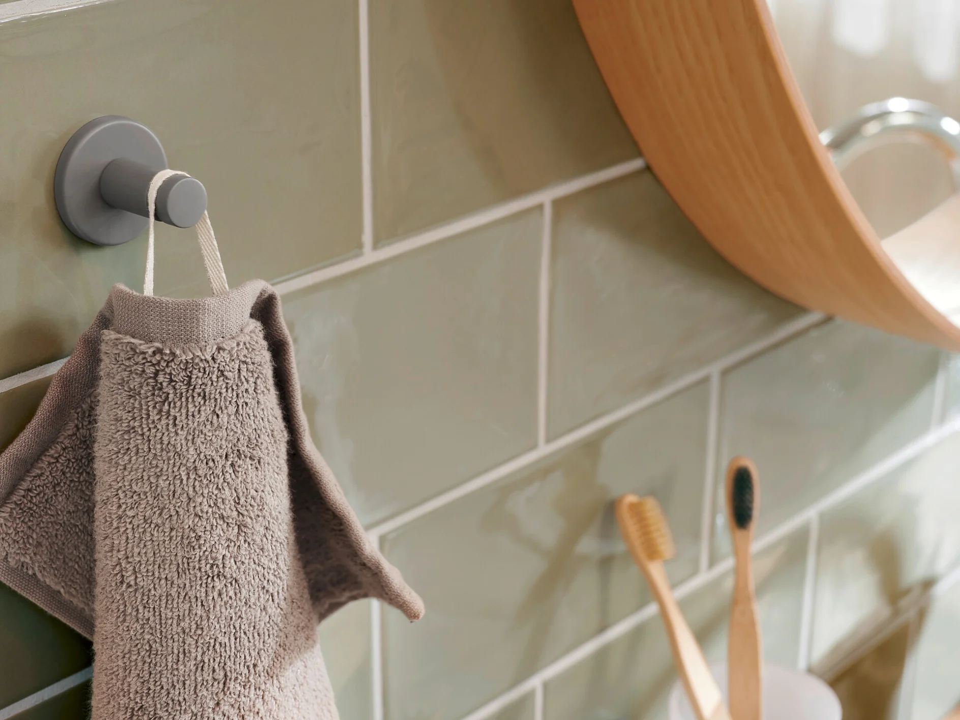 tesa-Moon-Grey-Towel-Hook-40583_mood